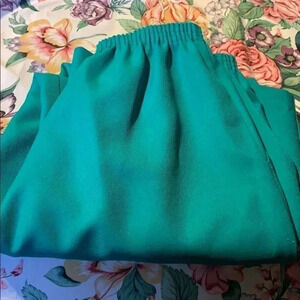 Alfred Dunner Womens Green pants size 8 With Elastic Waist